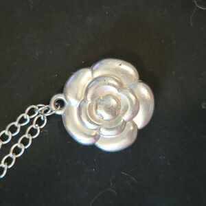 Flower necklace